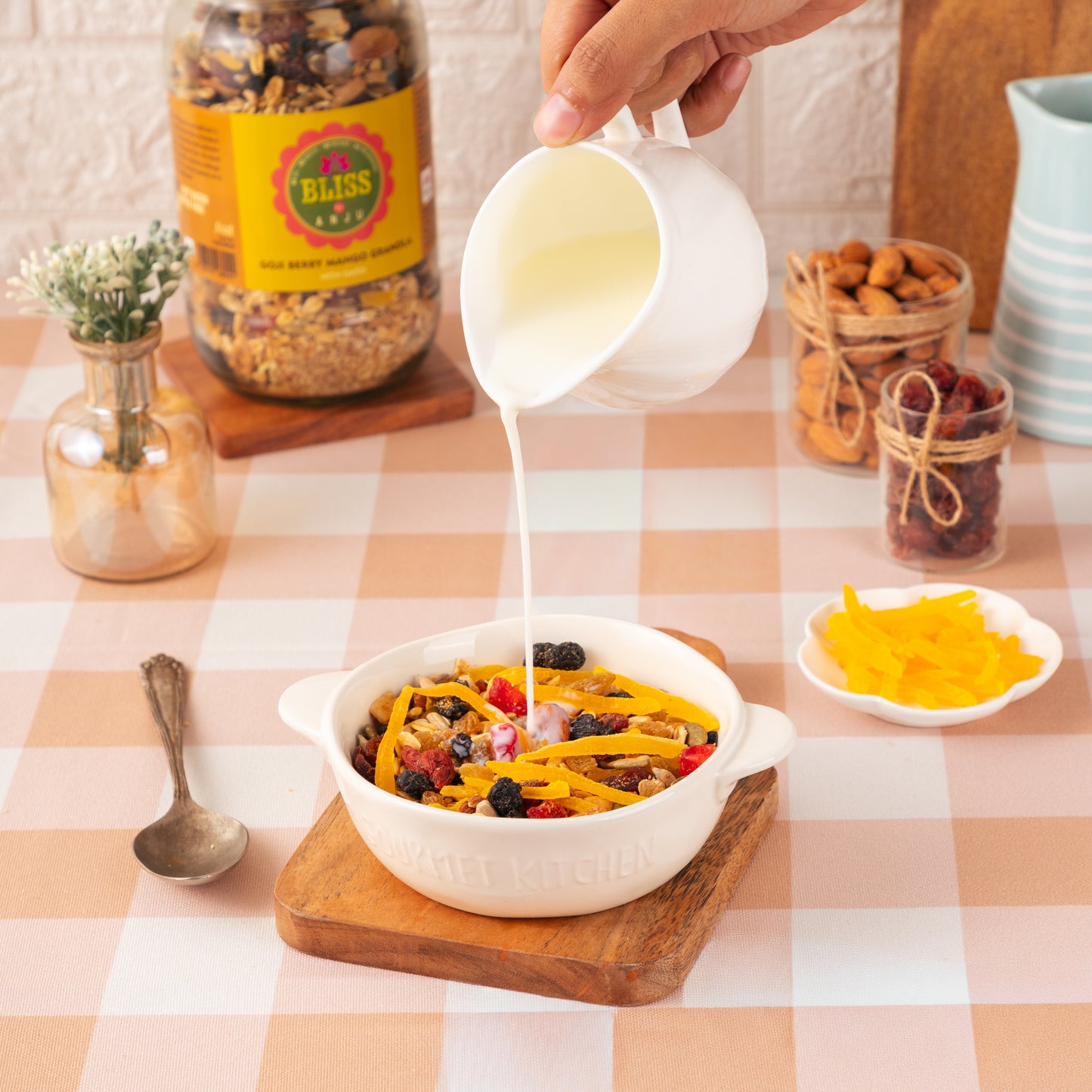 GOJI BERRY MANGO GRANOLA WITH DATES (BIG)