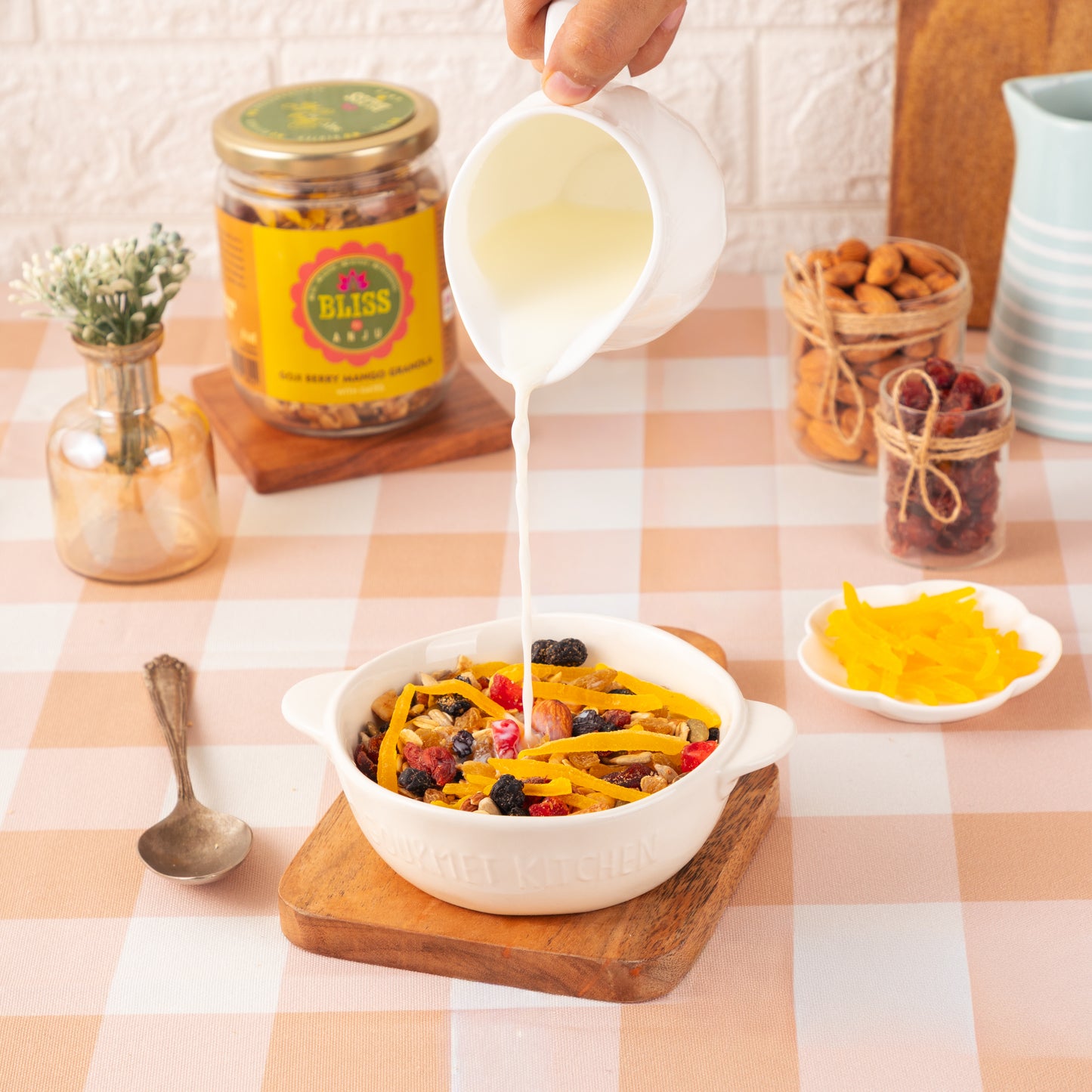 GOJI BERRY MANGO GRANOLA WITH DATES (SMALL)